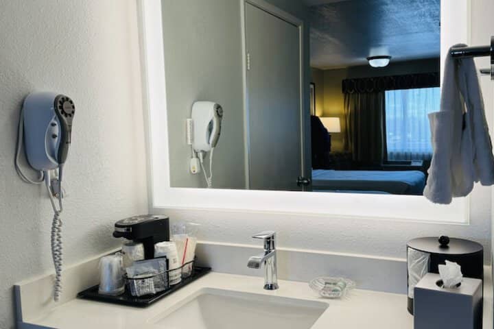 Room 19 of 32