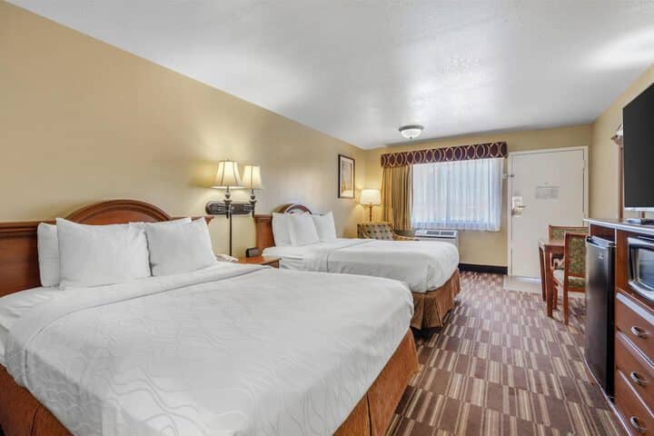 Room 15 of 32